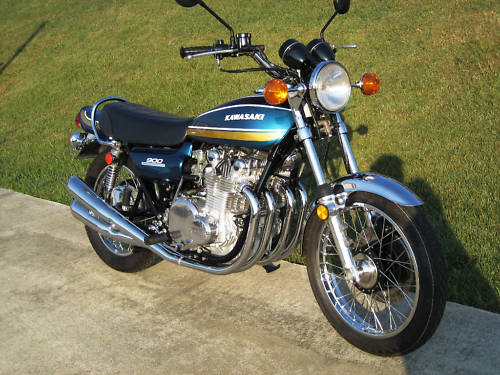 Kawasaki Z1B in Candy Tone Blue, Thanks to Joe for this photograph.