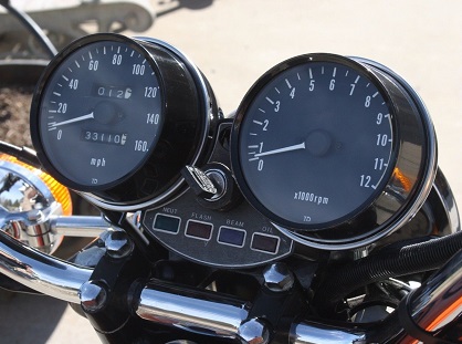 Kawasaki Z1 speedometer and tachometer